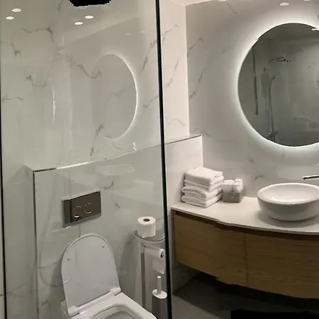 Above & Beyond Center Luxury Redefined Apartman Vólosz