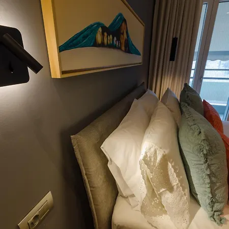 Above & Beyond Center Luxury Redefined Apartman Vólosz