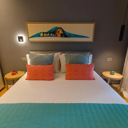 Above & Beyond Center Luxury Redefined Apartman *