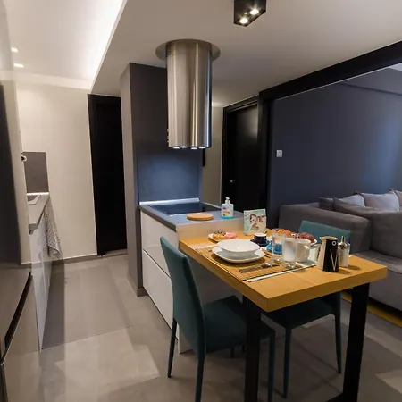 Apartman Above & Beyond Center Luxury Redefined *