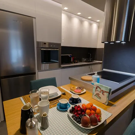 公寓 Above & Beyond Center Luxury Redefined 沃洛斯